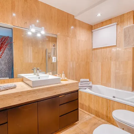 Pakisa - Three Bedroom 아파트 푼샬