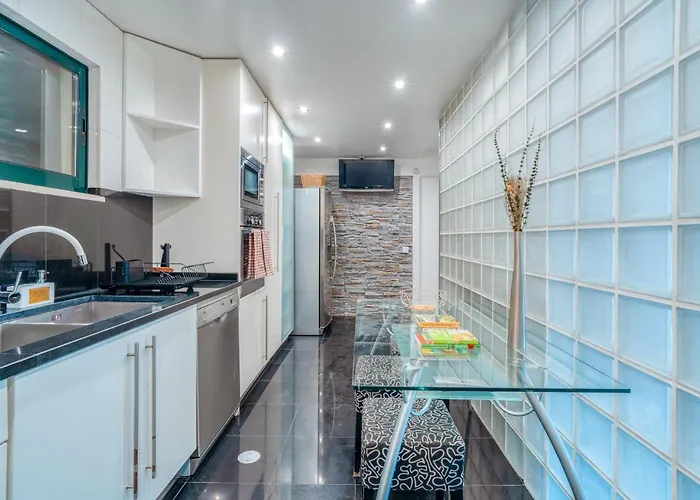 Pakisa - Three Bedroom Lejlighed *